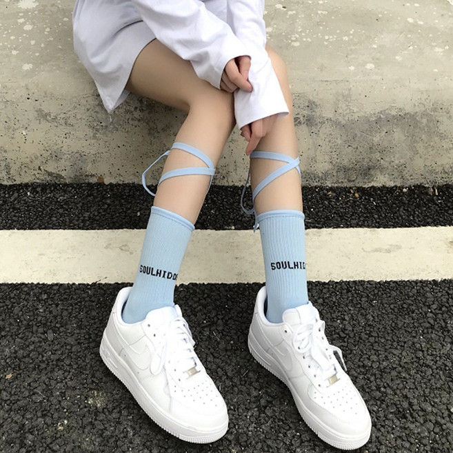 스트랩 레터링 양말 형광양말 끈달린양말 레깅스양말 끈양말 중목양말 양말코디 레이스업양말