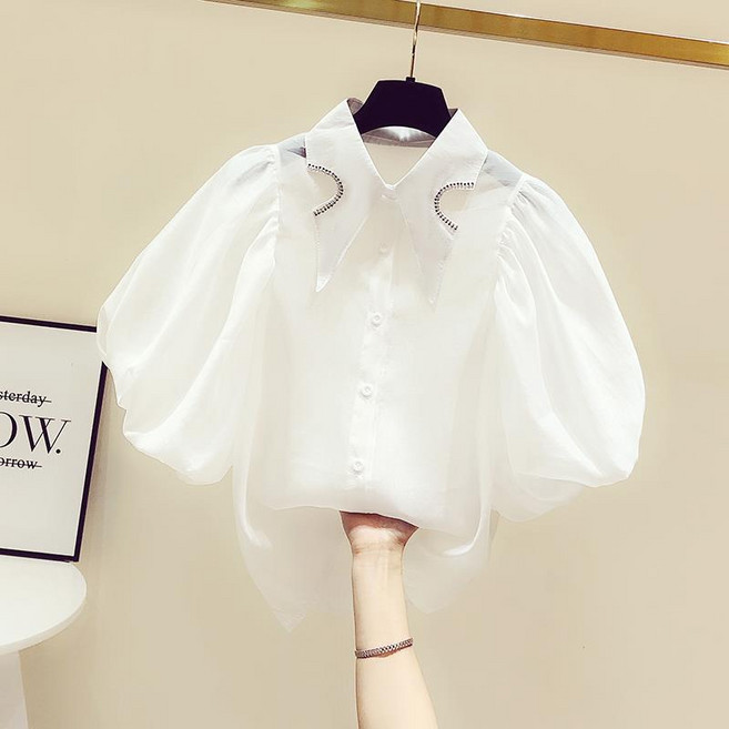 유니픽 여성 패셔너블 흰색 퍼프 소매 셔츠 독특한 비즈 장식 디자인 반팔wbr