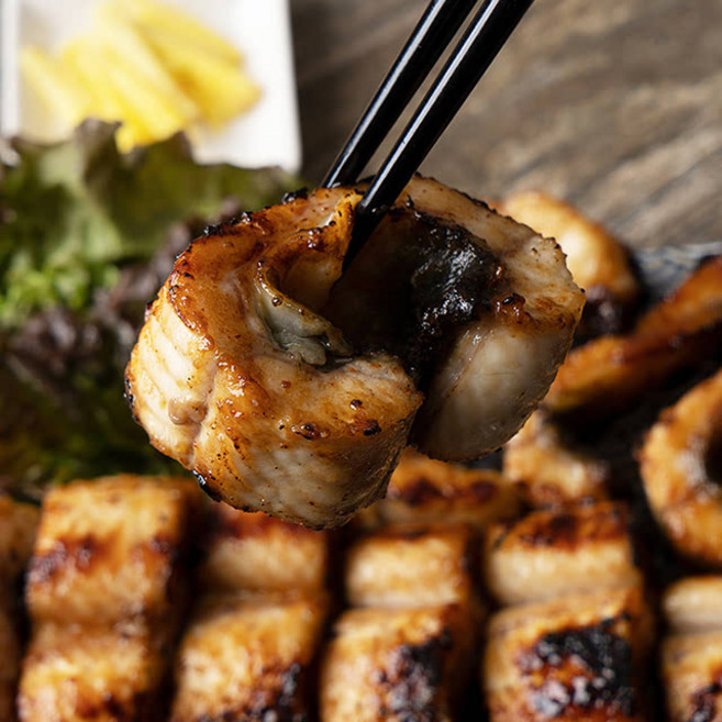 [우체국쇼핑][산지직송] 김한중의 대물 풍천장어 1kg+소스2종+생강 자포니카종 / 손질 후 700g, 1개