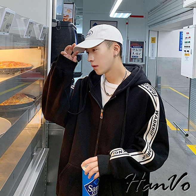 HanVo 男款袖子字母休閒連帽外套 加絨保暖親膚柔軟 日常百搭韓系男生衣著 B08-8005