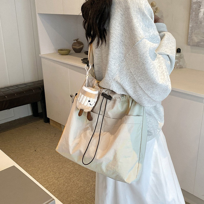 아몬드 가벼운 나일론 스트링 크로스백