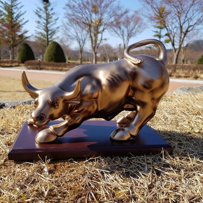 이현아트 풍수인테리어 소품 우드받침 황소 장식 황소장식소품