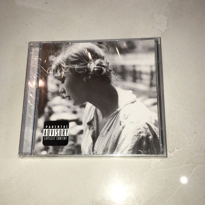 Taylor Swift《Folklore》CD, 1個