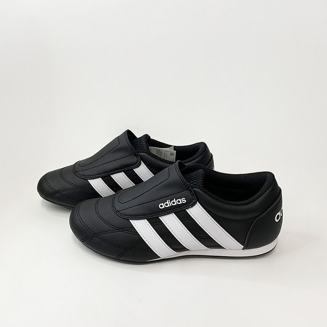 아디다스 남녀공용 플랫슈즈 스니커즈 태권도 블랙 화이트 JS3871