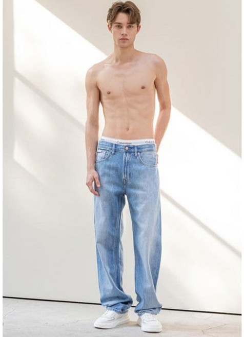 [백화점 정품] 캘빈클라인 진 CALVIN KLEIN JEANS 남성 90s 스트레이트핏 라이트블루 텐셀 데님(4RB948G)