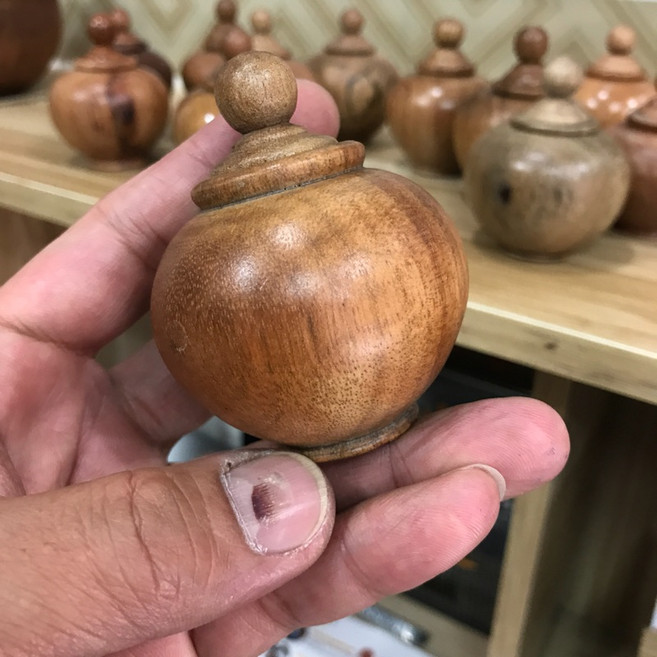 牛樟木寶瓶，濃郁香氣，精緻木製擺件, 1個