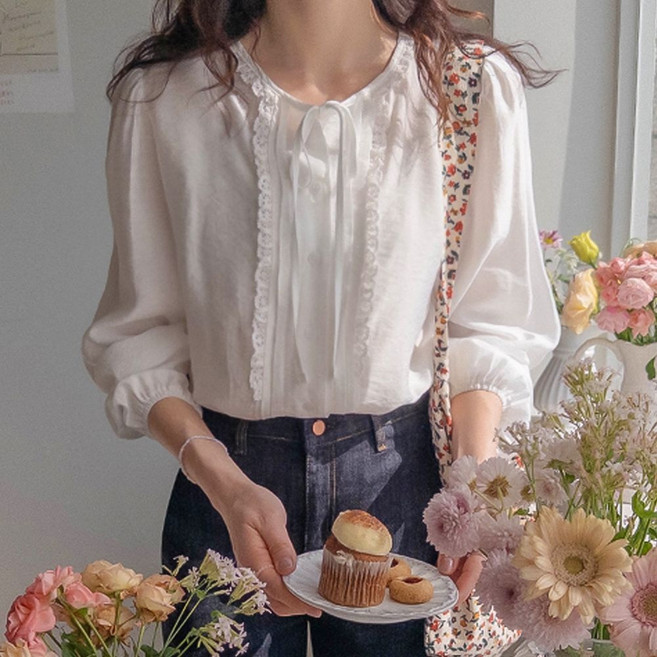 리린 재오픈LABEL 루미엘 찰랑 레이스핀턱 넥라인 끈 블라우스 2896212