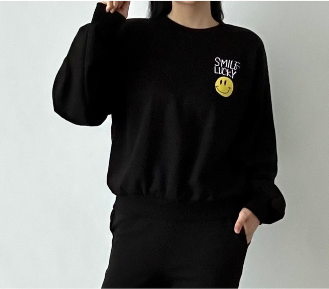 비토샵 여성 럭키 스마일 프린팅 트레이닝복 세트 라운드 맨투맨 바지세트 일자팬츠세트