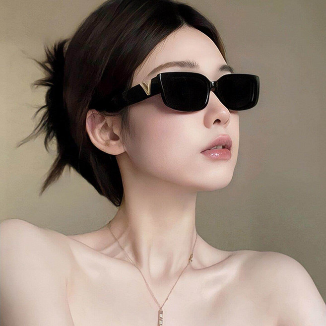 EHLIVE 여자 V골드 옆트임 편광 선글라스 스퀘어 캣아이 패션안경 UV400 자외선차단 봄