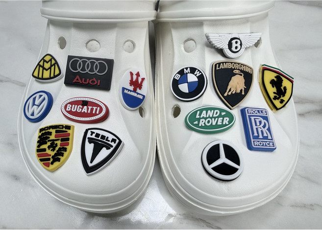 [윈썸] 자동차 엠블럼 명품 벤츠 비엠 페라리 드림카 슈퍼카 신발파츠 신발꾸미기 세트 신꾸 (14P)