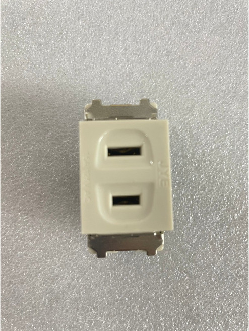 中一電工 埋入式單插座 JY1001S, 1個