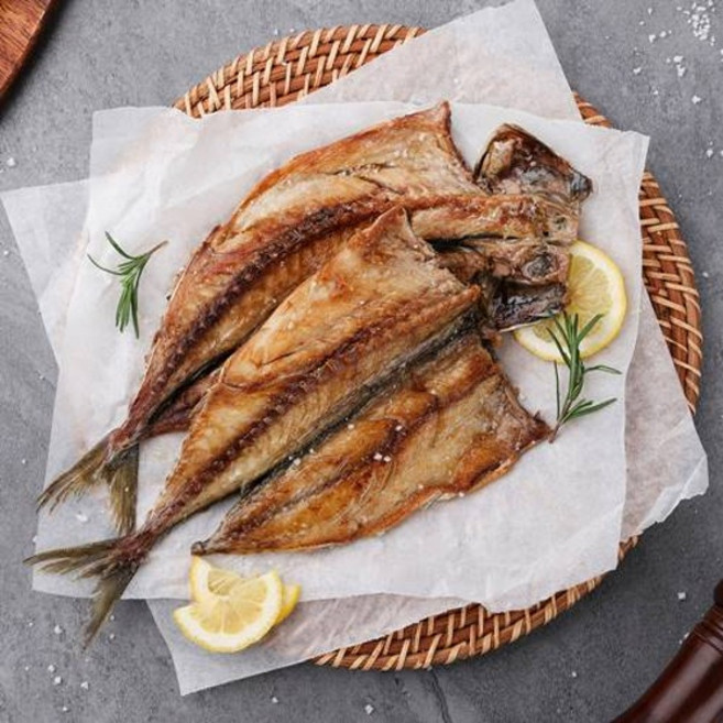 순천 녹동수산 반건조 고등어 8마리 말린생선 산지직송