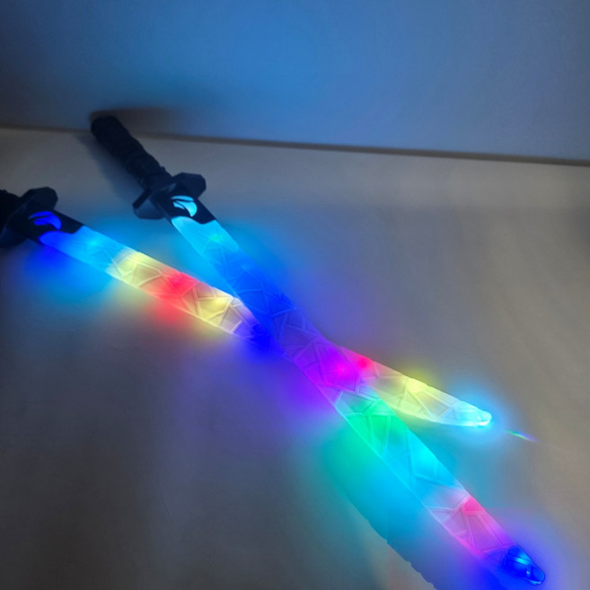 [무료배송/당일배송] 사운드 불빛 광선검 2개 세트 합체 장검 [엘리빅마켓], 7개, 랜덤