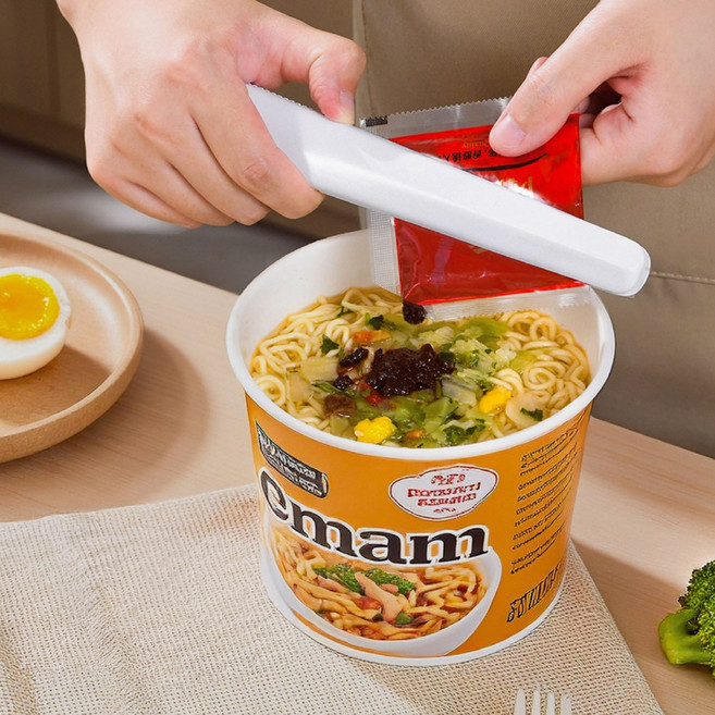 도라스 자석형 소스 튜브 짜개, 화이트