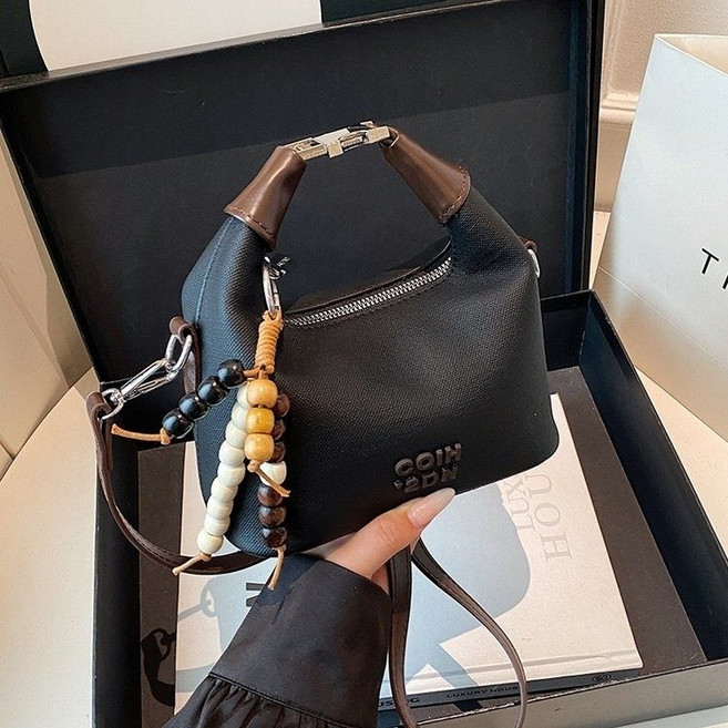 時尚包女百搭餃子小眾新款手提包單肩高級小包斜挎包, 1個, 黑色