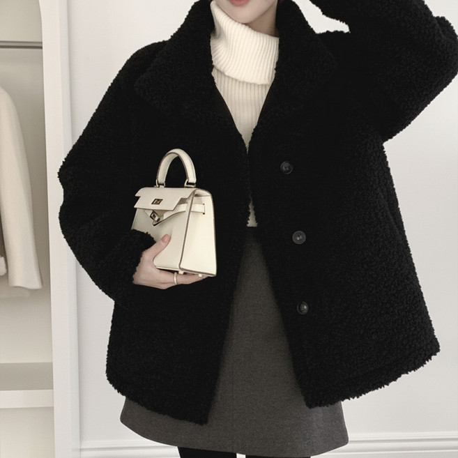 떳다그녀 소플리 뽀글이 덤블 오버핏 양털 스웨이드 안감 하이넥 겨울 데일리 무스탕 보아 퍼 자켓