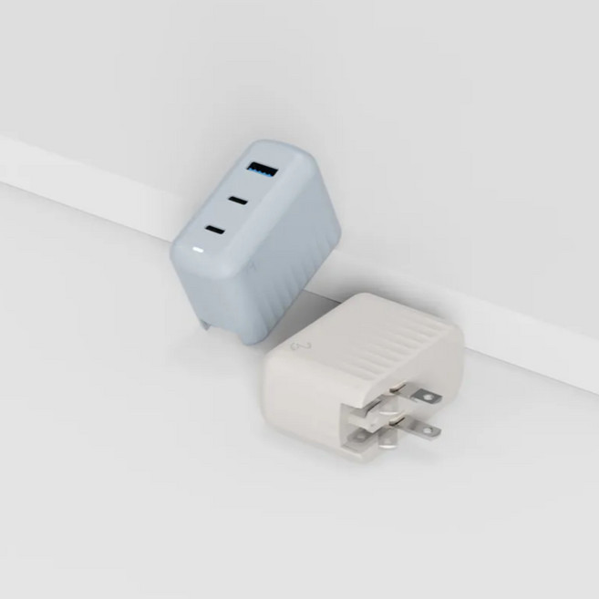 Allite A1 PRO 70W 1A2C 氮化鎵三孔快速充電插頭 (含萬國轉接頭), 1個, 霧霾藍,贈三合一轉接頭, 霧霾藍
