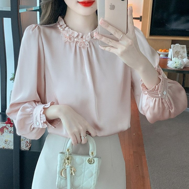 뉴욕멋쟁이 플라워 진주 라운드넥 블라우스