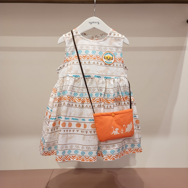 [아가방]강남점*디즈니베이비 시원한 우븐 소재/ 백오픈 디테일로 여름 휴가철에 잘 어울리는 라이온킹 가방세트