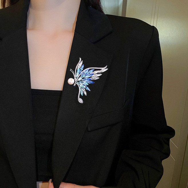 모델엄마 블루 크리스탈 나비 브로치