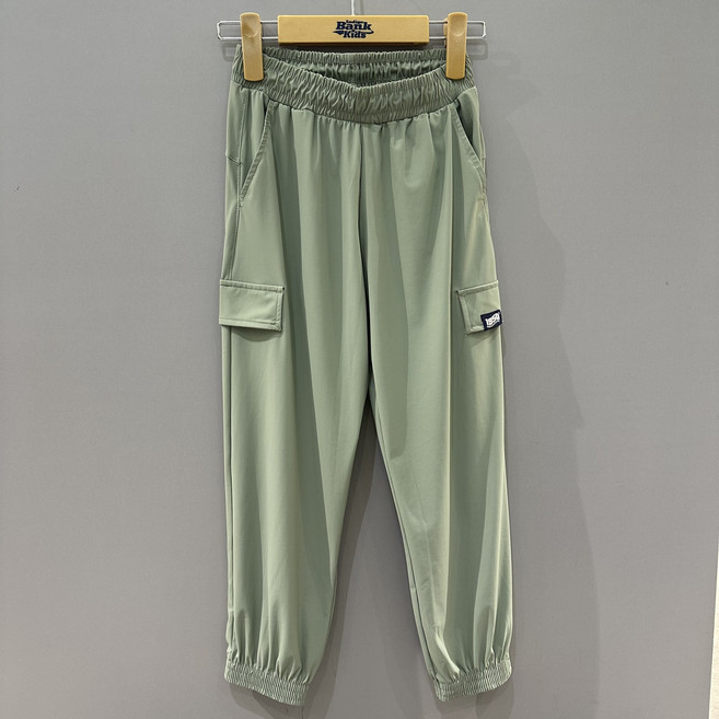 인디고뱅크키즈 NC수원터미널점 @@통기성 좋고 편안한 착용감으로 엄마들 극찬 땀흡수좋은 쿨링 스판좋고 시원한 냉감 릴렉스 카고 조거팬츠 IKTC253R2