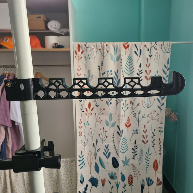 연결옷걸이 (블랙)- 쿠웅 힘센압축봉에 연결해서 사용하는 옷걸이 입니다, 1개