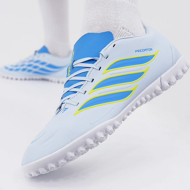 아디다스 남성 풋살화 인조잔디 맨땅용 축구화 연습 훈련 경기 싸커 슈즈 조기축구 TF화 가성비 입문 풋볼 슈즈