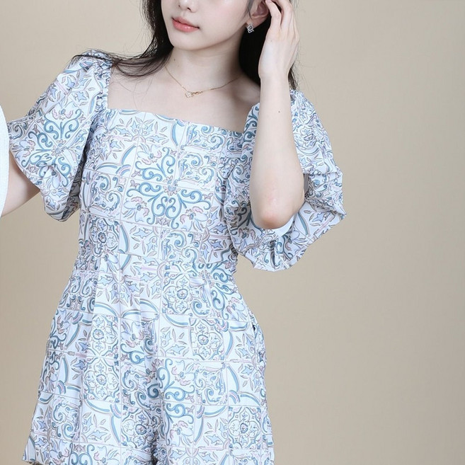 블랙루비스 점프슈트 여름 바캉스 오프숄더 퍼프소매 반바지