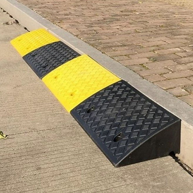 차량진입판 휠체어 계단 문턱 경사로 발판 주차턱 경사판 블랙 J134