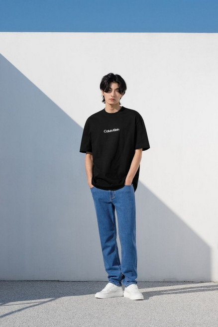 [백화점 정품] 캘빈클라인 진 남성 릴렉스핏 스탠다드 로고 크루넥 반팔 티셔츠(40HM228)