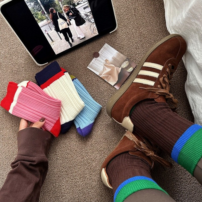 Banjiwu 여성 겨울 배색 양말 중목 양말 장목 양말 중목 양말 패션 운동 양말 순면 양말 무압박 4족 세트