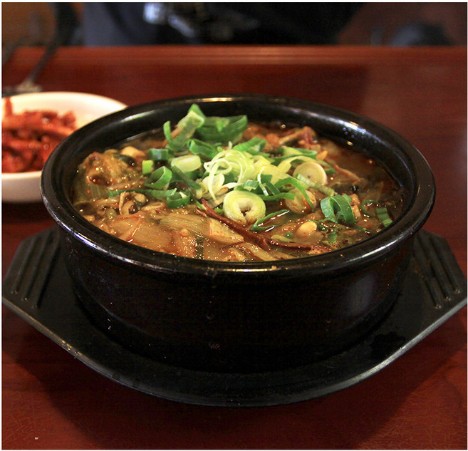 [곰탕우리다] 우리다 등뼈 시래기해장국 국내산 한우육수와 쫄깃한 고깃 야채가득, 등뼈시래기해장국, 1개, 1.3kg