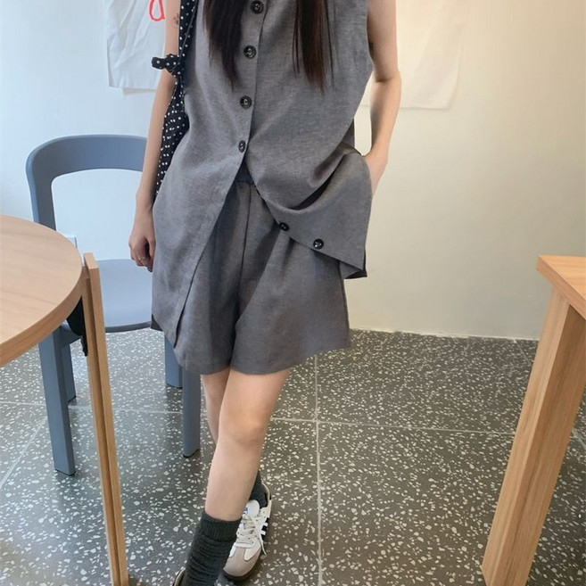 【梨卡】隔日到貨 女裝【套裝】背心 短褲 背心馬甲 寬鬆短褲 無袖背心 鬆緊腰短褲 休閒百搭 HZ026