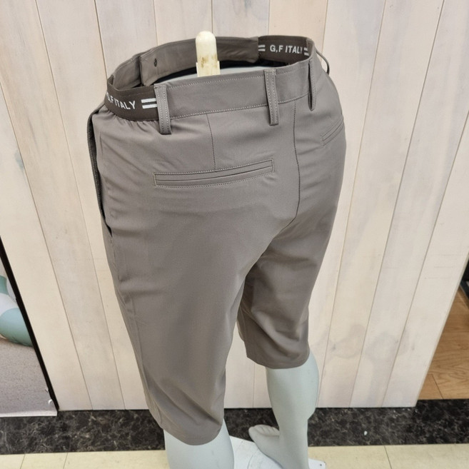 조르지오페리골프 NC울산점신축성대박!! 원단최고급 허리밴딩 골프반바지 최애템이되실껍니다. 길이감과핏감이 너무멋짐