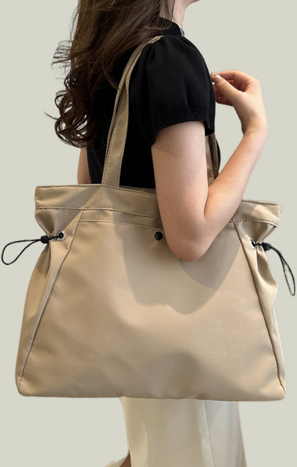 제피터 캐주얼 심플 빅사이즈 보부상가방 숄더백