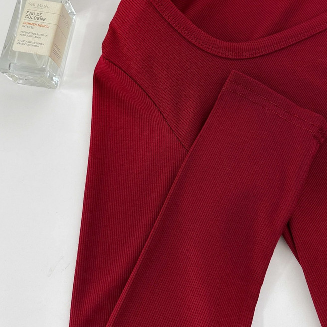 正韓彈力方領螺紋棉長袖上衣，顯瘦設計