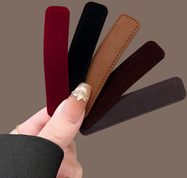 톤온톤 모노톤 벨벳 똑딱핀 사각 심플 단정한 겨울 헤어핀 틱핀