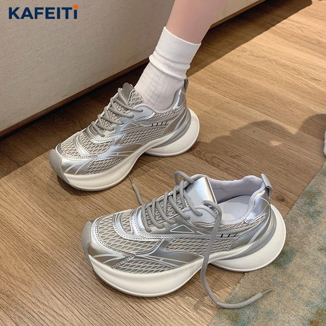 여성 사계절 데일리 운동화 스니커즈 캐주얼 슈즈 발편한 통근 여성 런닝화 스니커즈 초경량 여성