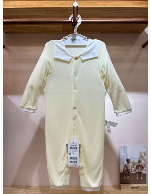 아가방 안양점 25년 봄 신상품 보들보둘 하고 깔끔하면서 귀여운 우주복~ 기저귀 갈기 편한~ 목욕후에도 입히기 편한~ 외출시에도 입히기좋은 우주복~