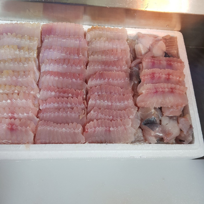 [신안 목포] 겨울바다의 백작 연근해산/흑산 찰진 홍어(500g~)+초장 삼합/홍탁, 삭힌맛, 연근해산500g