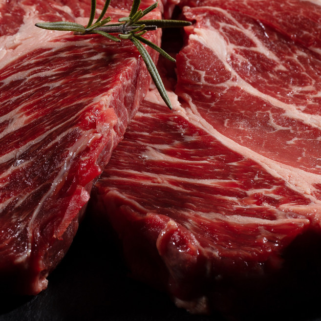 부드러운 고급 소고기 등심 구이용 1+1, 2개, 300g