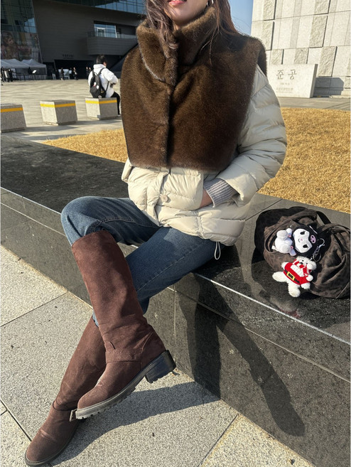 윤기 글로우 페이크퍼 사각 케이프 판초숄 레이어드 망토 머플러