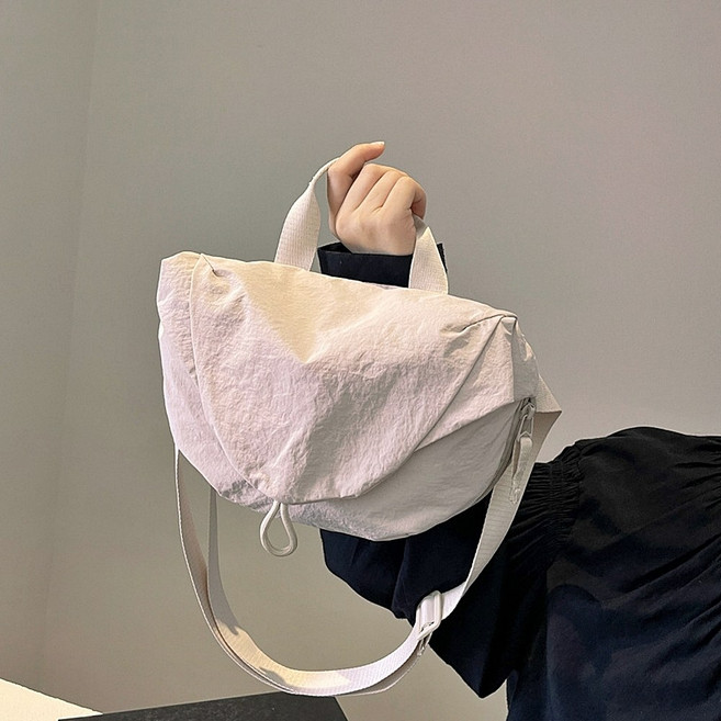 미쓰백 베가 메신저 텀블러 방수 슬링백 경량 스포츠 운동 미니 여성 가방 바디 크로스백 겸용