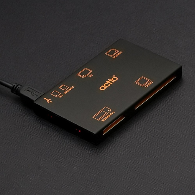 <전자명품관>5개 슬롯 올인원 멀티 카드리더기 TF(micro SD)/SD/CF/MD/MS/MS PRO/M2/XD 메모리카드 지원 리더기, 1개