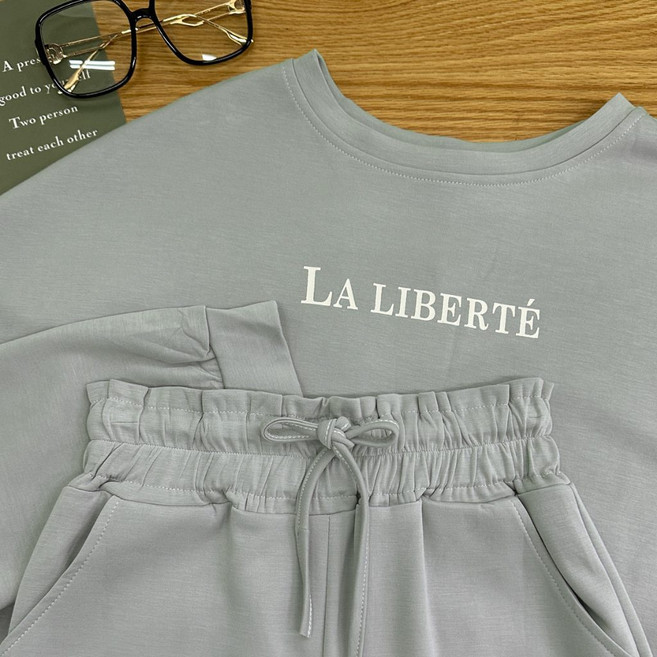 LA LIBERTÉ 太空棉短版大學T花苞A字短褲套裝，棉質運動休閒兩件式套裝，多色可選