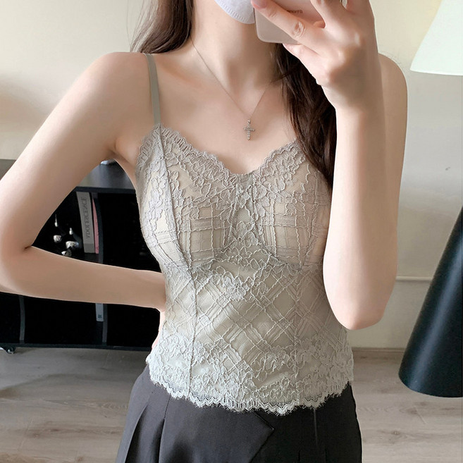 蕾絲刺繡細肩帶背心 內搭外穿 附胸墊
