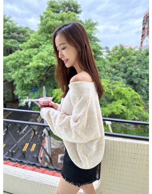 JinG 親膚羊絨針織V領毛衣