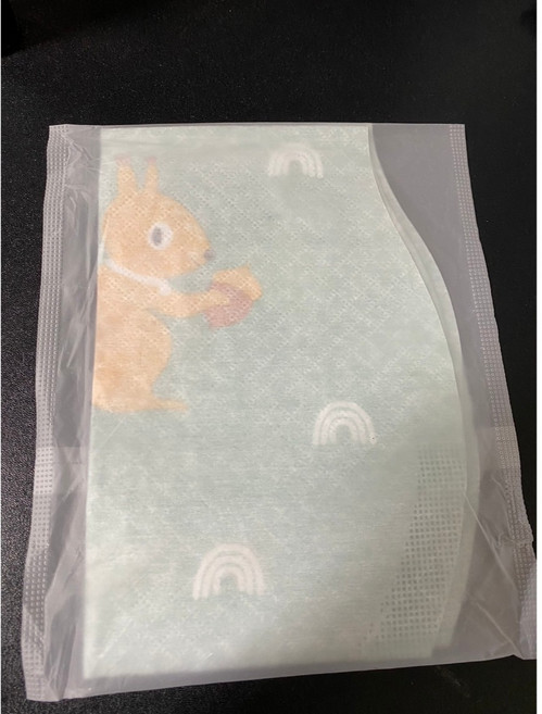 拋棄式嬰兒圍兜 防水防污 獨立包裝 外出旅行適用, 1個, 淘氣松鼠(1片入)