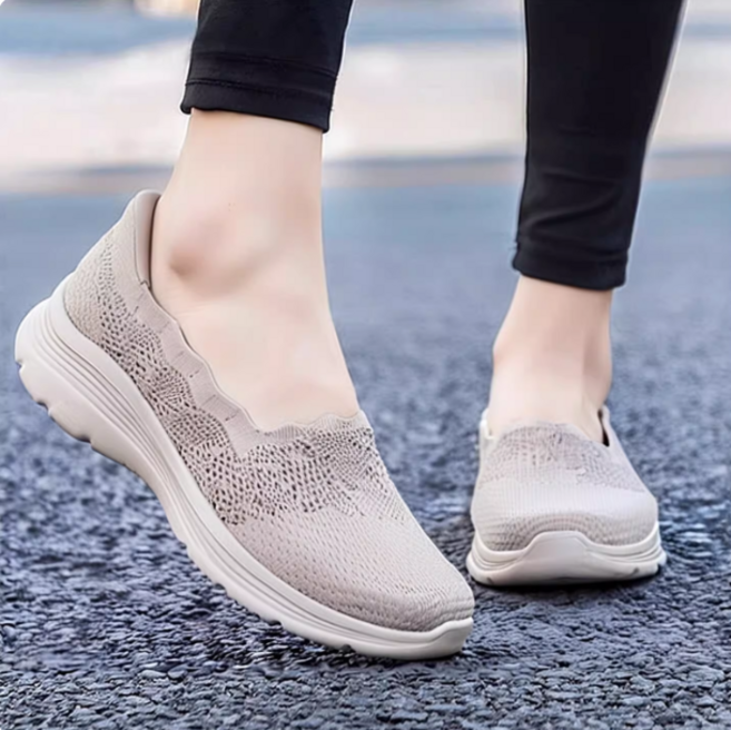 [S]스케쳐스 여성용Skechers 26년 여름 통기 SLIP인스 메모리폼깔창 초경량 캐주얼 슬립온 스니커즈