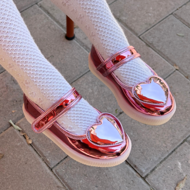 FROMBEBE 프롬베베 여아용 마리 에나멜 하트 LED 슬립온 구두